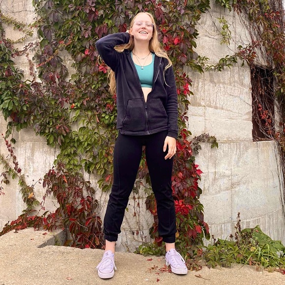 Meet your Posher, Joanne - Picture 2 of 4